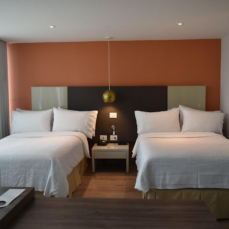 Hotel Holiday Inn Express & Suites Medellin By Ihg Kültér fotó