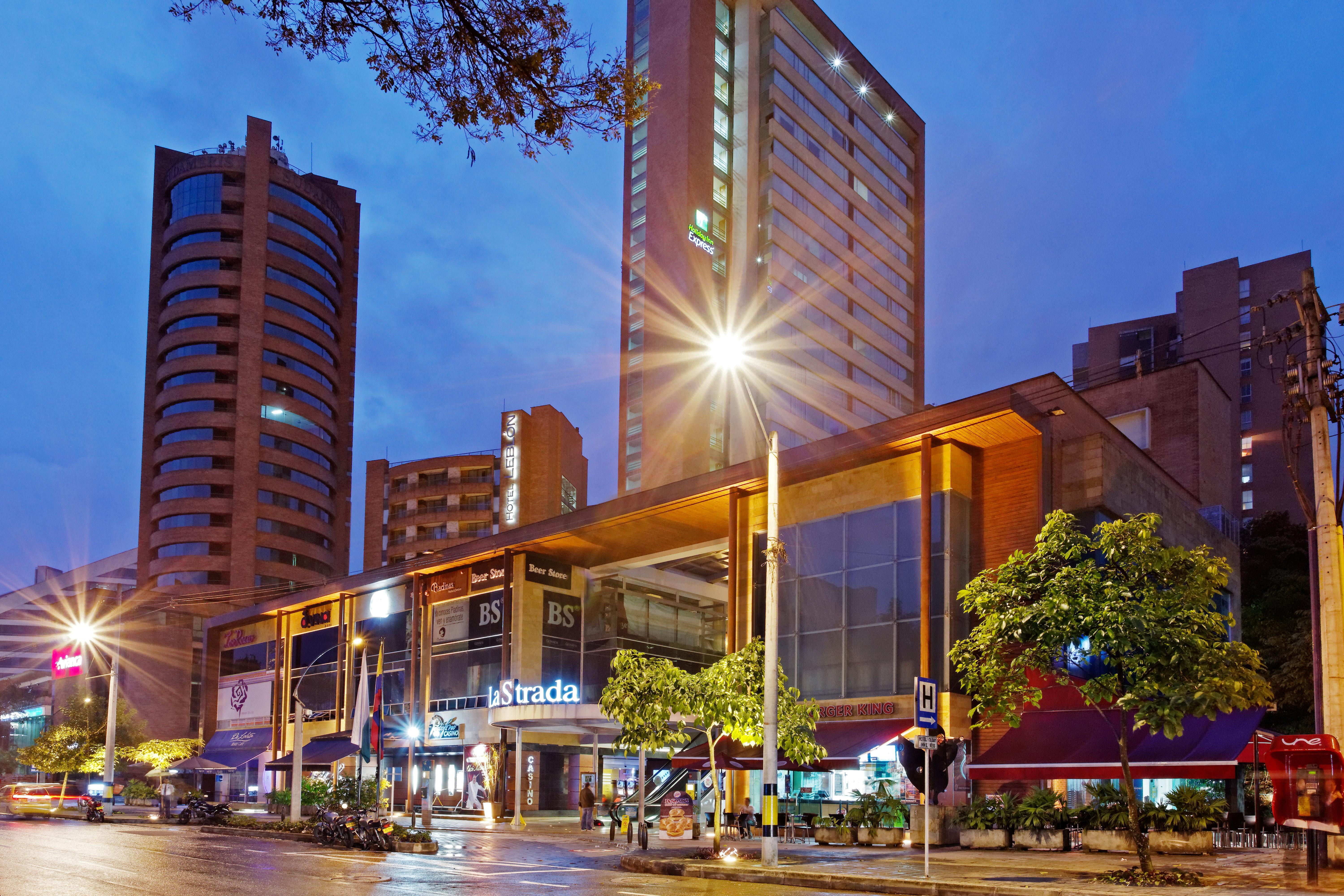Hotel Holiday Inn Express & Suites Medellin By Ihg Kültér fotó