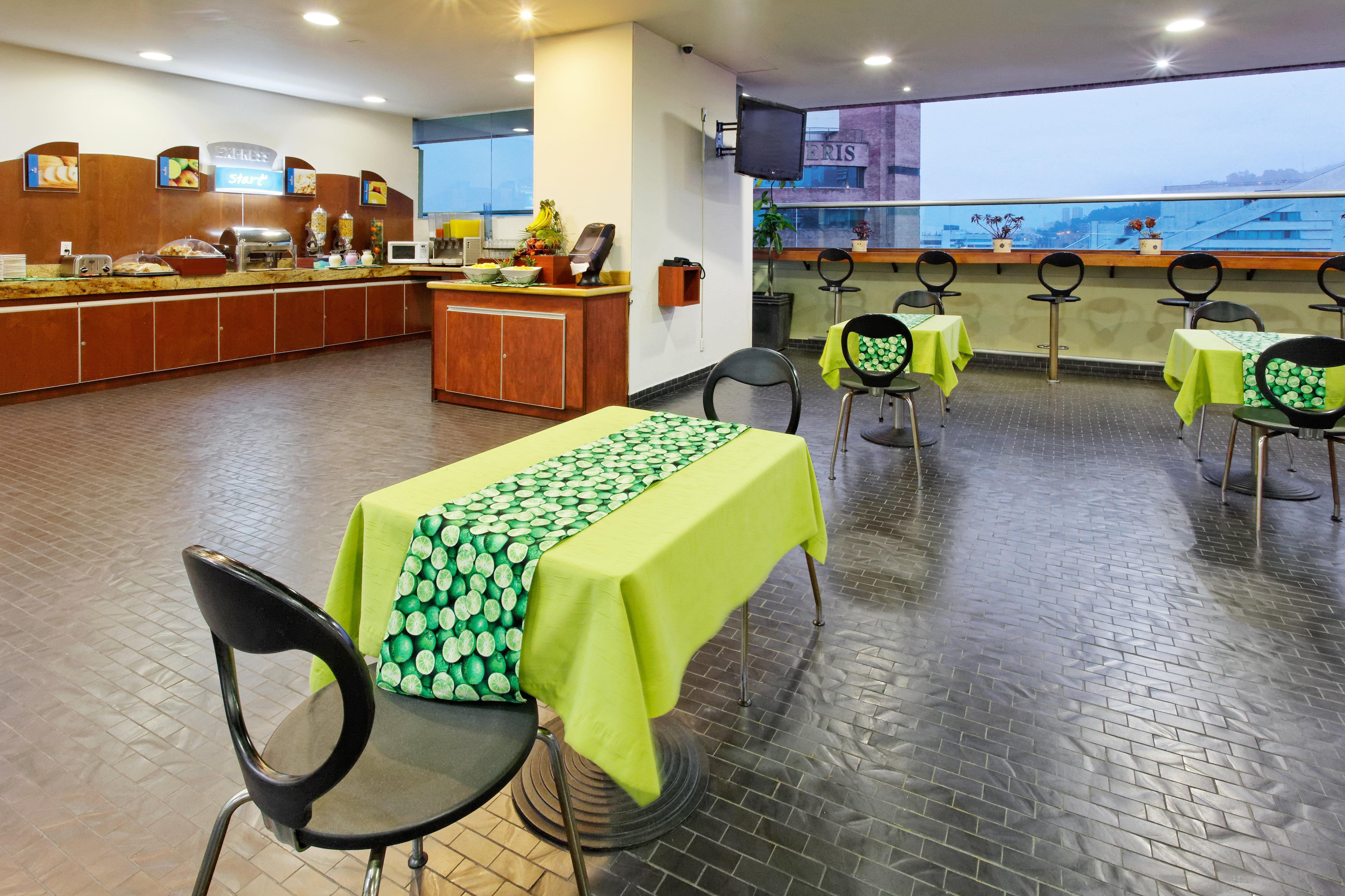 Hotel Holiday Inn Express & Suites Medellin, An Ihg Hotel Kültér fotó