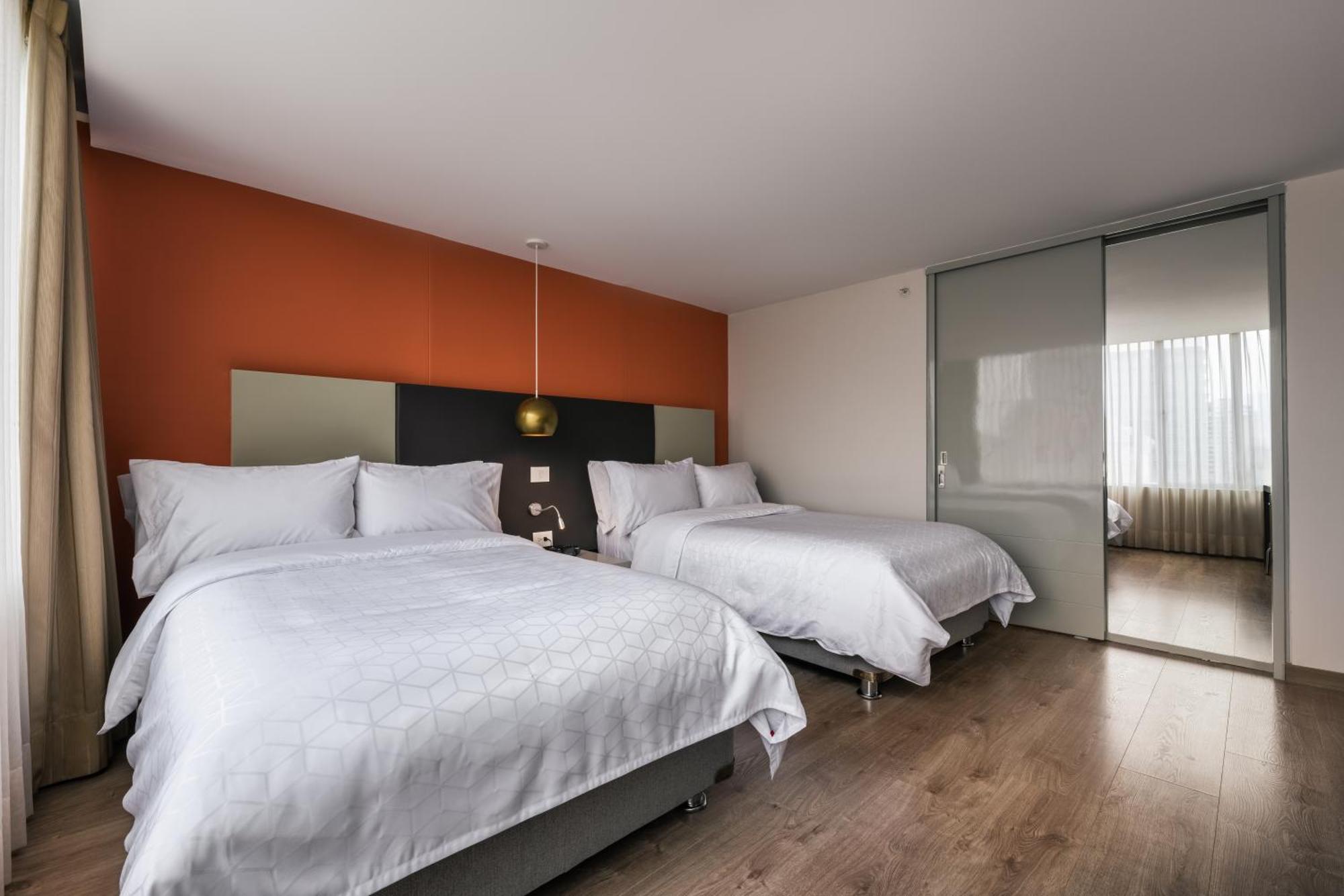 Hotel Holiday Inn Express & Suites Medellin By Ihg Kültér fotó