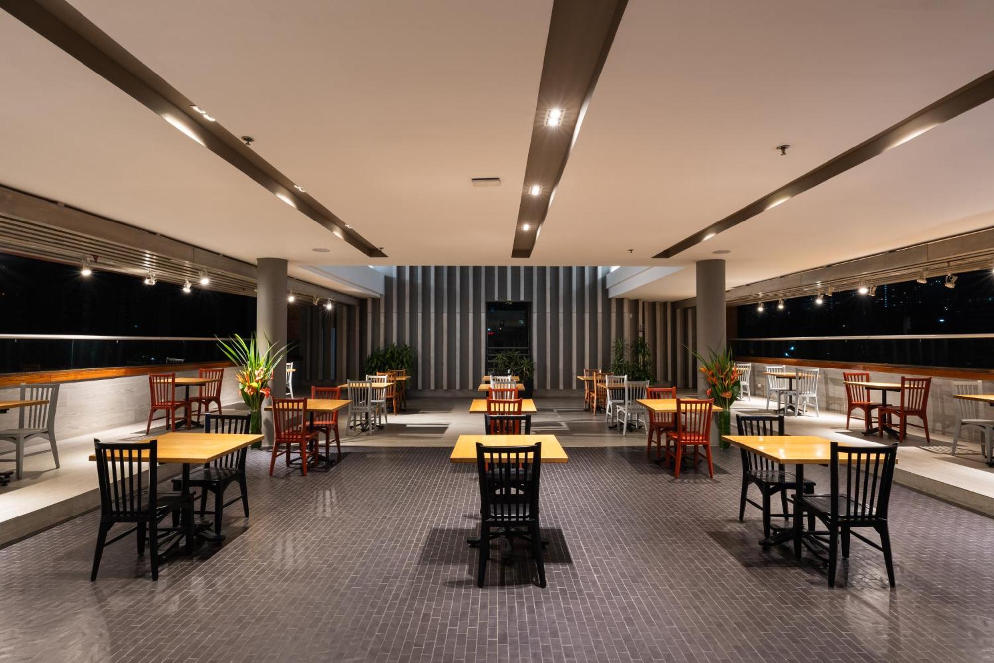 Hotel Holiday Inn Express & Suites Medellin By Ihg Kültér fotó