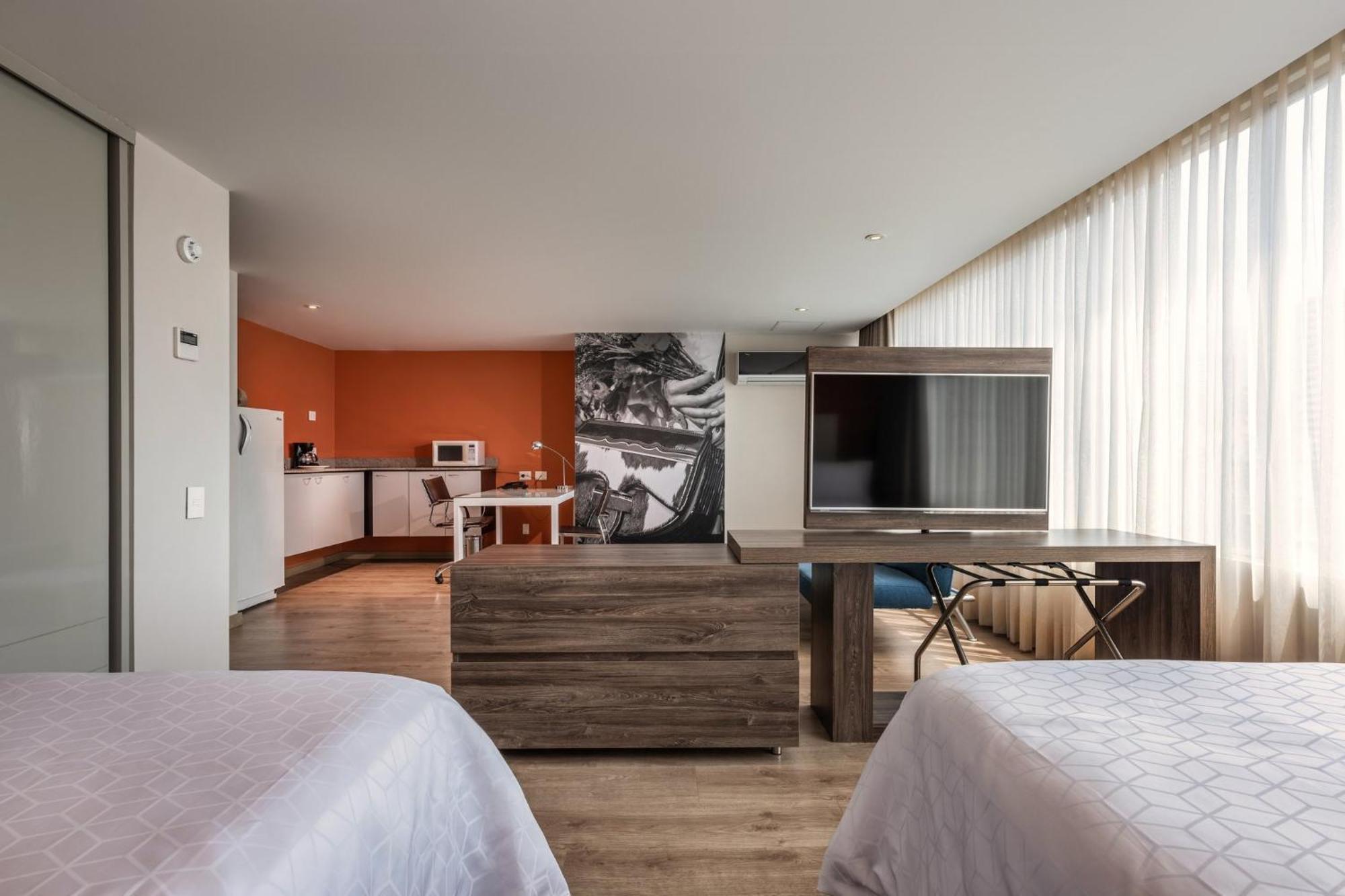 Hotel Holiday Inn Express & Suites Medellin By Ihg Kültér fotó
