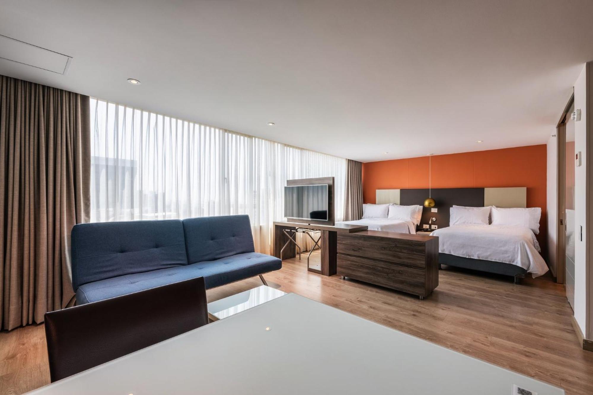 Hotel Holiday Inn Express & Suites Medellin By Ihg Kültér fotó