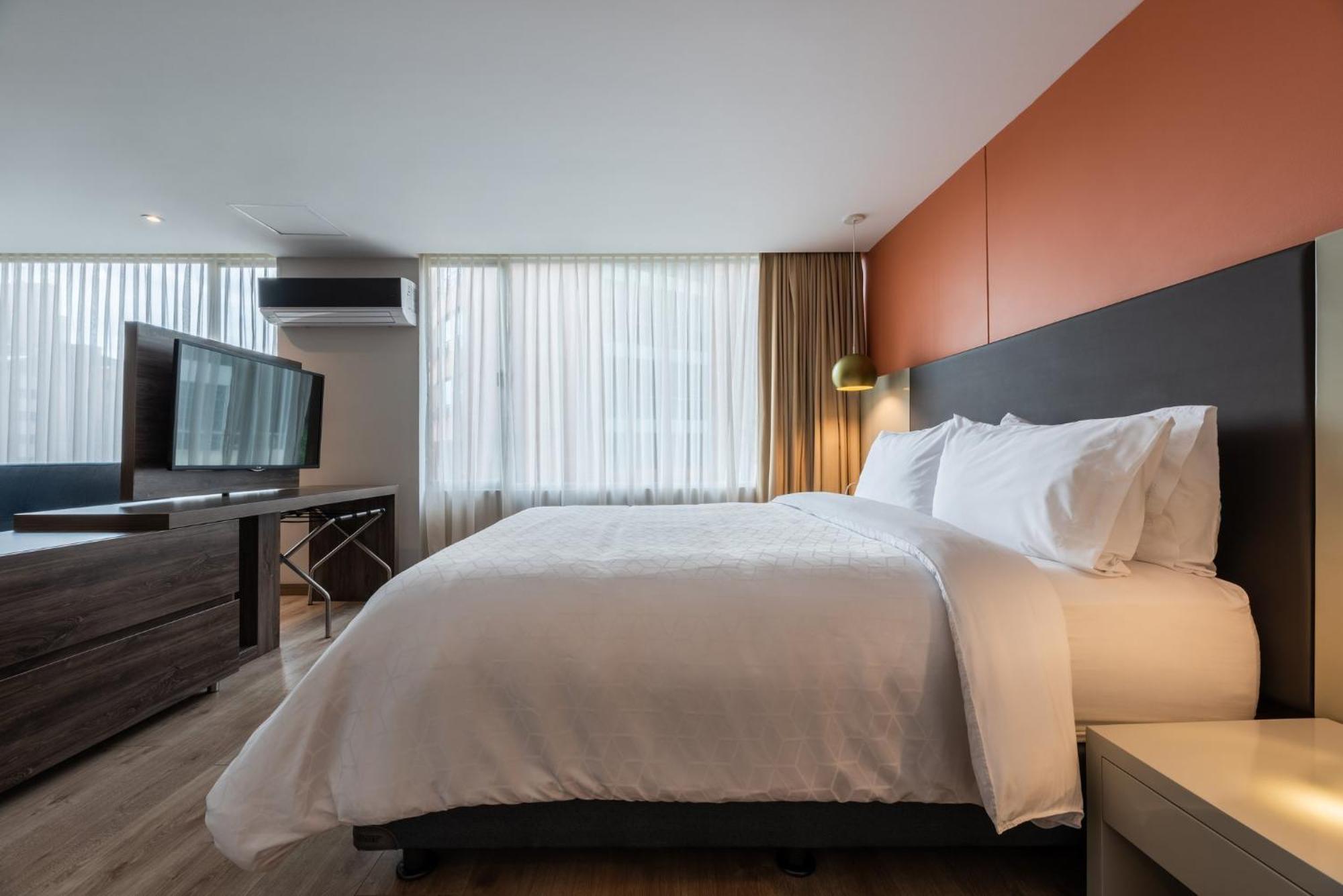 Hotel Holiday Inn Express & Suites Medellin By Ihg Kültér fotó